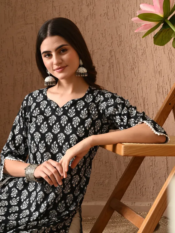 Black_Printed_Straight_Cotton_Kurta