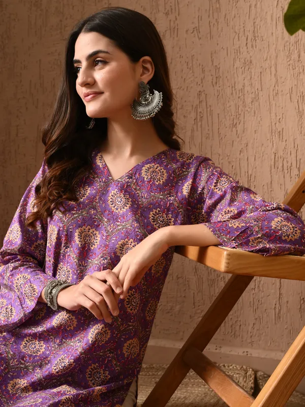 Purple_Printed_V-Neck_Cotton_Kurta