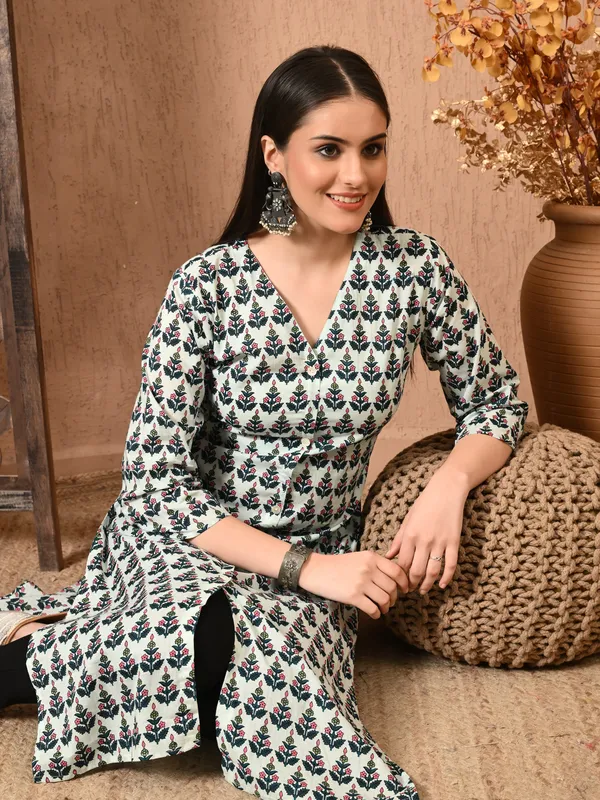 White_Floral_Print_V-neck_Cotton_Kurta