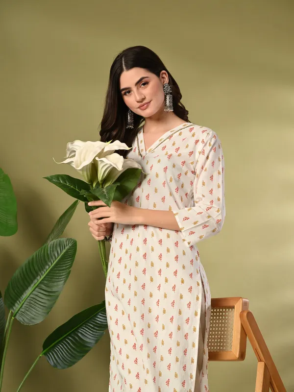 White_Floral_Print_Sequnce_Lace_V-Neck_Kurta