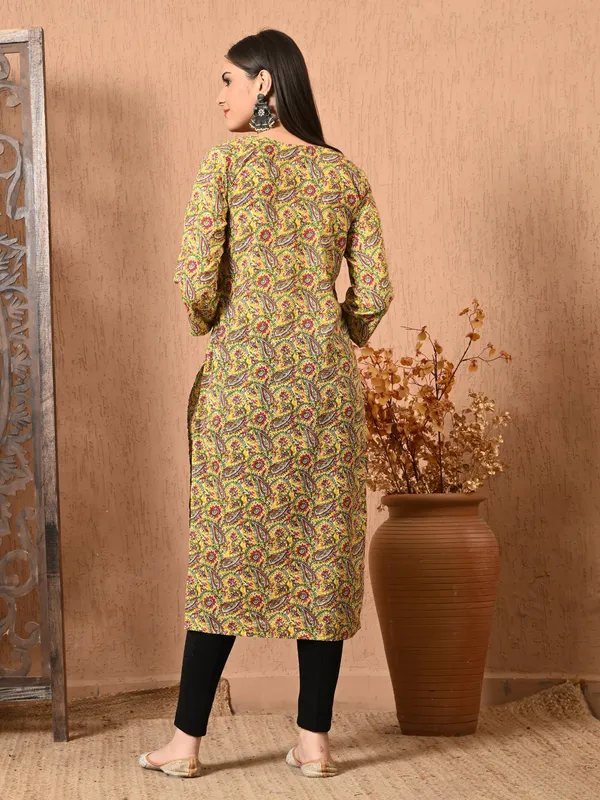 Yellow_Printed_Key-Hole_Neck_Cotton_Kurta