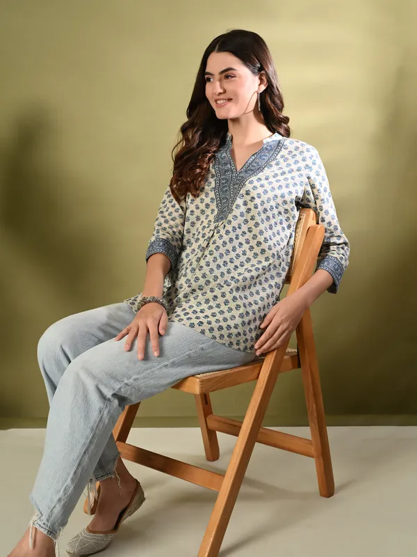 Blue_Floral_Print_Cotton_Top