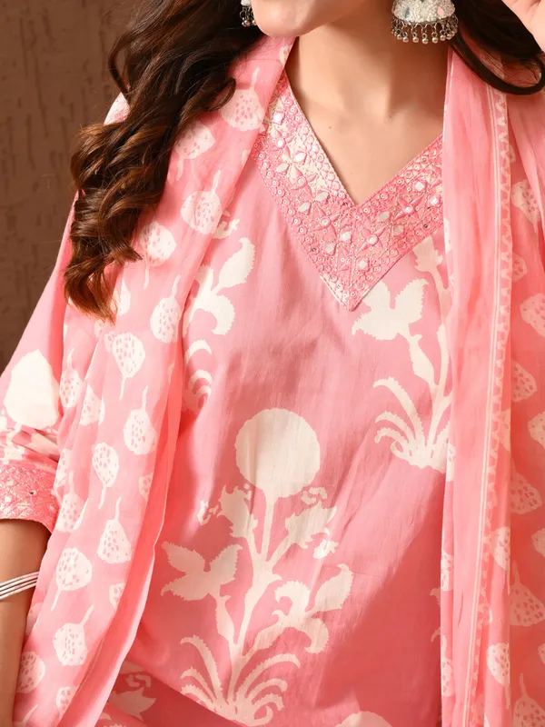 Pink_Floral_V-Neck_Kurta_Sets_With_Dupatta_For_Women