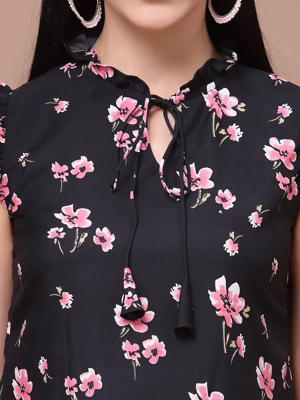 Black_Floarl_Print_Flutter_Sleeves_Top