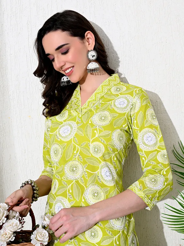 Light_Green_Floral_Print_Cotton_Kurta