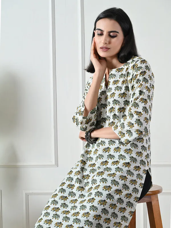 White_Jaipuri_Print_Cotton_Kurta