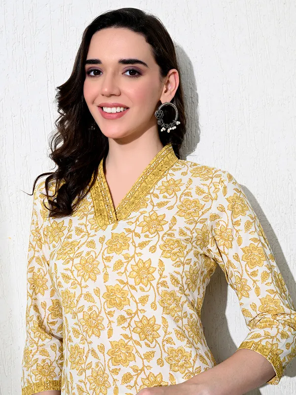 Yellow_Floral_Print_Cotton_Kurta