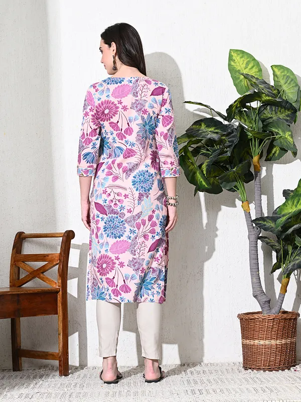 Pink_Floral_Printed_V-neck_Kurta