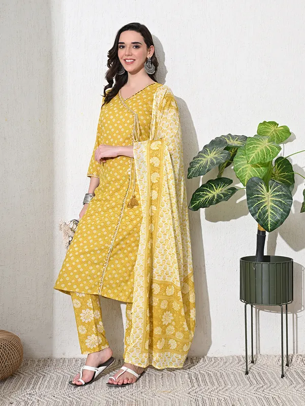 Yellow_Mirror_Work_Jaipuri_Kurta_Set