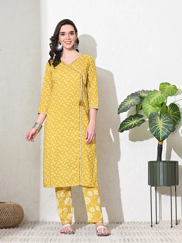 Yellow_Mirror_Work_Jaipuri_Kurta_Set