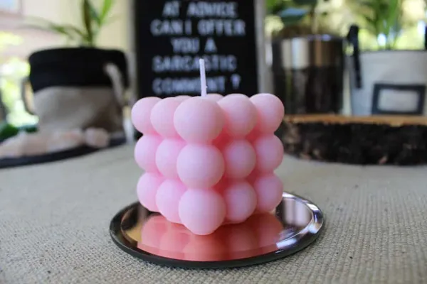 Pink_Bubble_Design_Scented_Candle_For_Home_Decor_&_Relaxing_Your_Mind