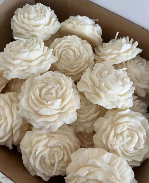 White_Peony_&_Couple_Candle_Combo_Best_For_Home_Decor,_Festive_Gifting_&_Relaxation_(Pack_Of_3)