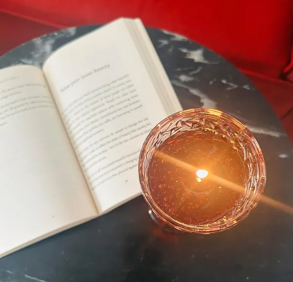 Wine_Modern_Candle_For_Aesthetic_Decor_&_Gifting_|_Unscented