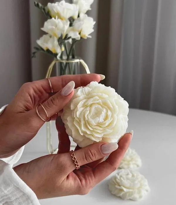 White_Peony_Flower_Scented_Candles_Blend_Of_Natural_Fragrances_Long-Lasting_Aroma_Perfect_For_Home_Decor_&_Festivals_Gifting_(Pack_Of_5)