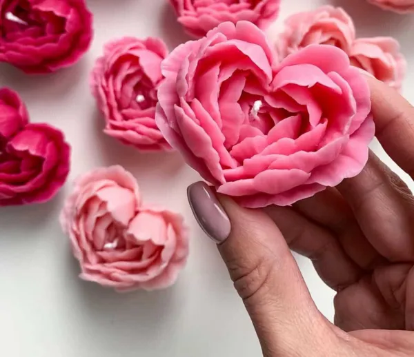 Pink_Heart-Shaped_Rose_Petal_Soy_Wax_Scented_Candle,_Pink,_Pack_Of_3_Decorative_Floral_Design_Can_Elevate_Your_Space