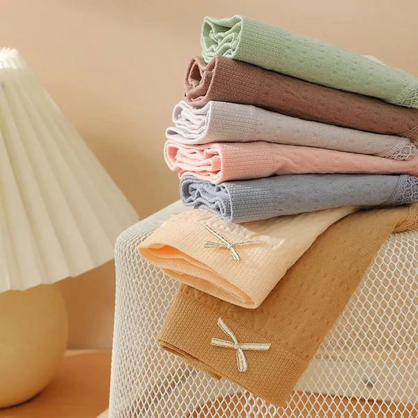 Pack_of_3_|_Period_Care_Hipster_–_Secure_Fit_Anti-Slip_Night_Protector_|_100%_Same_Colors_Received_|_(As_Shown)_|_(Green-Pink-Skin)