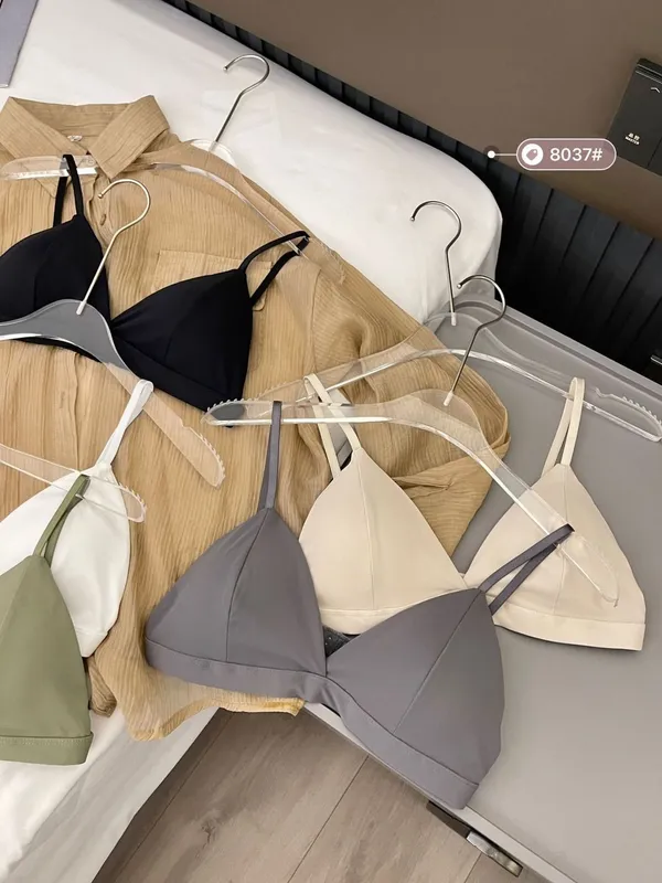 Womenâ€™s_Everyday_White_Seamless_Bralette_|_Soft_Padded_|_Free_Comfort_Innerwear_|_Green_|_Pack_Of_1_|_Lightweight_Daily_Wear_Innerwear_.