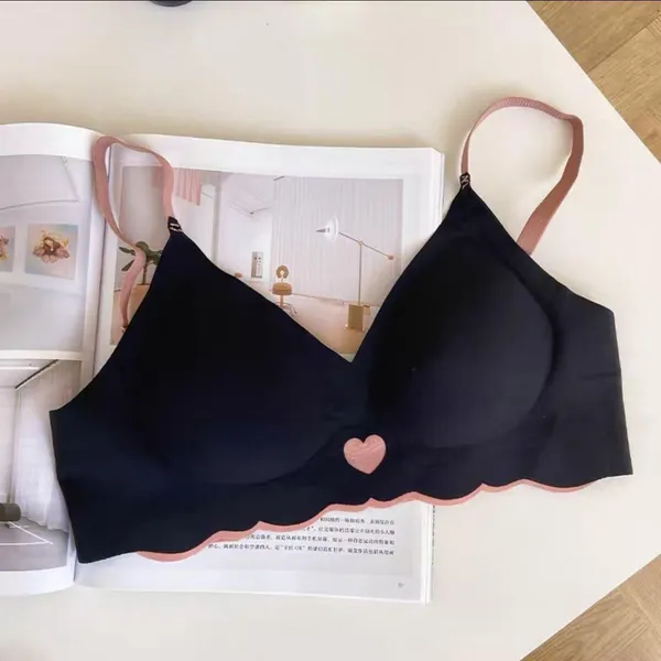 Women_Seamless_Innerwear_Set_|_Heart_Shape_Padded_Bra|_Wireless_&_Daily_Comfort_Fit