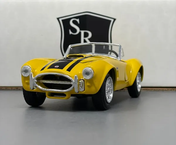 Shelby_Cobra_427_-_Maisto_1:24_Diecast