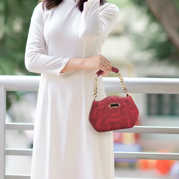 Stylish_Maroon_Faux_Leather_Shoulder_Bag_For_Women_With_Gold_Chain_Handle_&_Adjustable_Strap