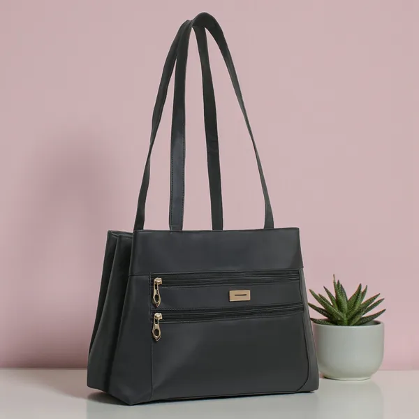 Trendy_Black_Leather_Tote_Bag_For_Women_Spacious_Shoulder_Handbag_With_Dual_Zipper_Pockets,_Stylish_Office_&_Casual_Carryall_Purse,_Lightweight_Everyday_Travel_Bag
