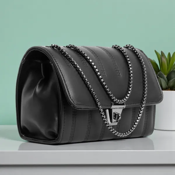 Elegant_Black_Quilted_Shoulder_Bag_For_Women