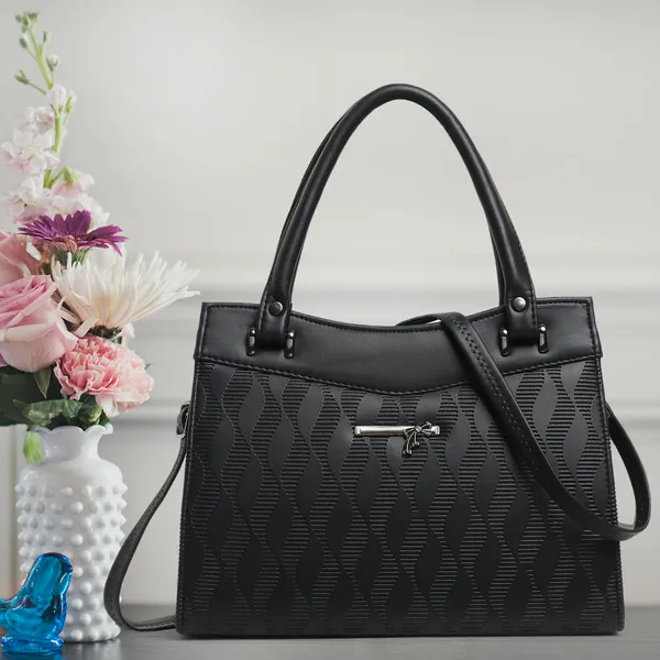 Elegant_Black_Textured_Leather_Handbag_For_Women_Stylish_Tote_Purse_With_Shoulder_Strap,_Lightweight_Designer_Office_&_Casual_Bag
