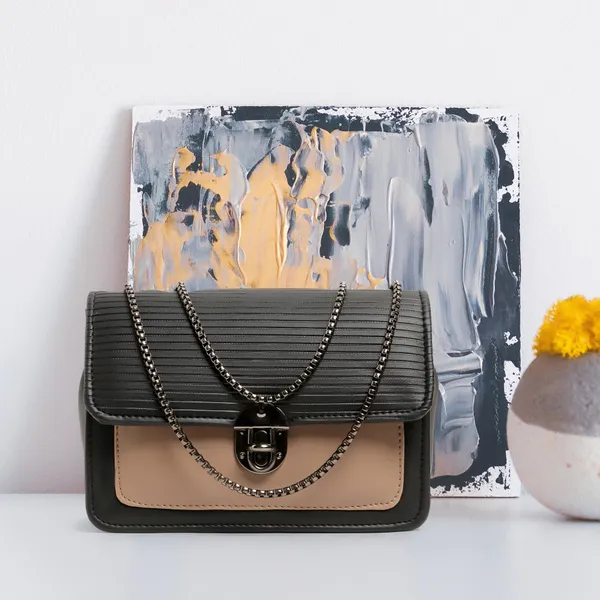 Elegant_Black_Quilted_Shoulder_Bag_For_Women