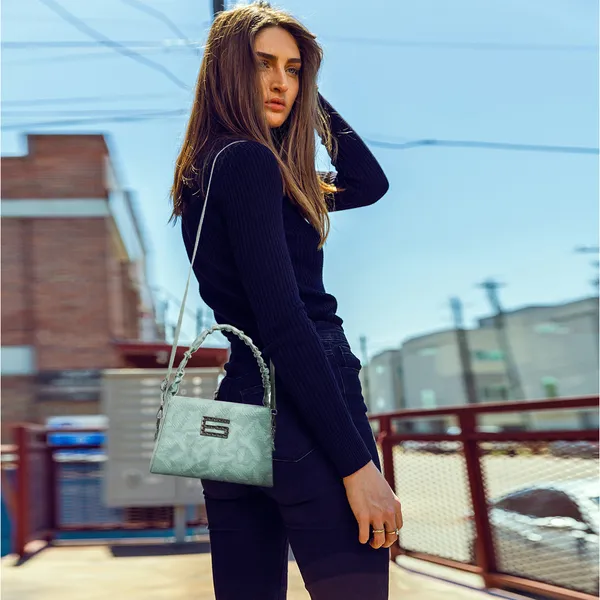 Elegant_Green_Designer_Shoulder_Bag_For_Women_With_Embossed_Pattern_&_Metal_G_Logo