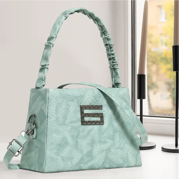 Elegant_Green_Designer_Shoulder_Bag_For_Women_With_Embossed_Pattern_&_Metal_G_Logo