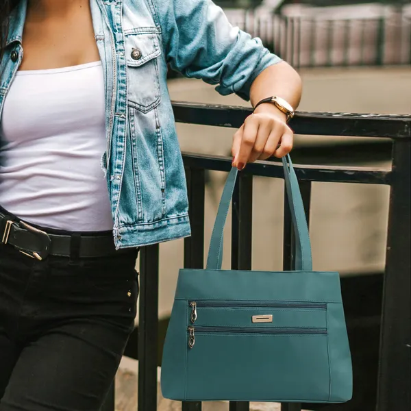 Trendy_Green_Leather_Tote_Bag_For_Women_Spacious_Shoulder_Handbag_With_Dual_Zipper_Pockets,_Stylish_Office_&_Casual_Carryall_Purse,_Lightweight_Everyday_Travel_Bag
