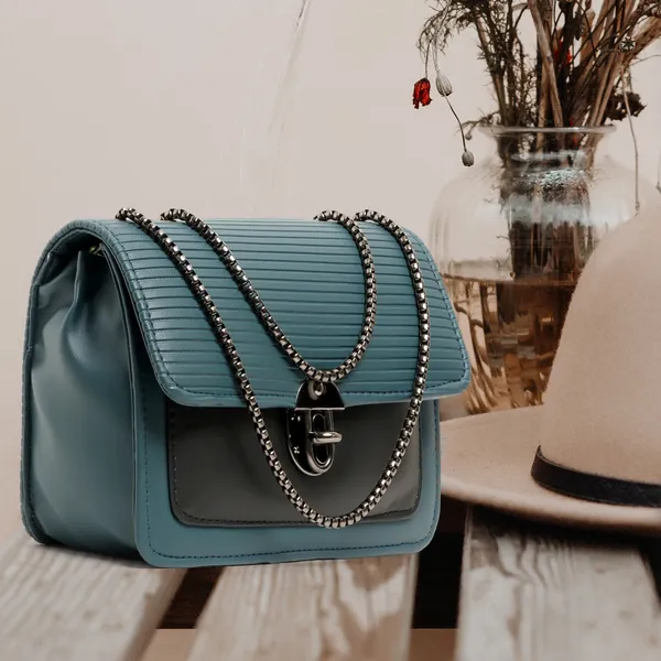 Elegant_Blue_Quilted_Shoulder_Bag_For_Women