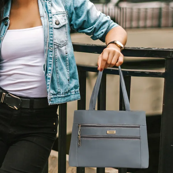 Trendy_Gray_Leather_Tote_Bag_For_Women_Spacious_Shoulder_Handbag_With_Dual_Zipper_Pockets,_Stylish_Office_&_Casual_Carryall_Purse,_Lightweight_Everyday_Travel_Bag