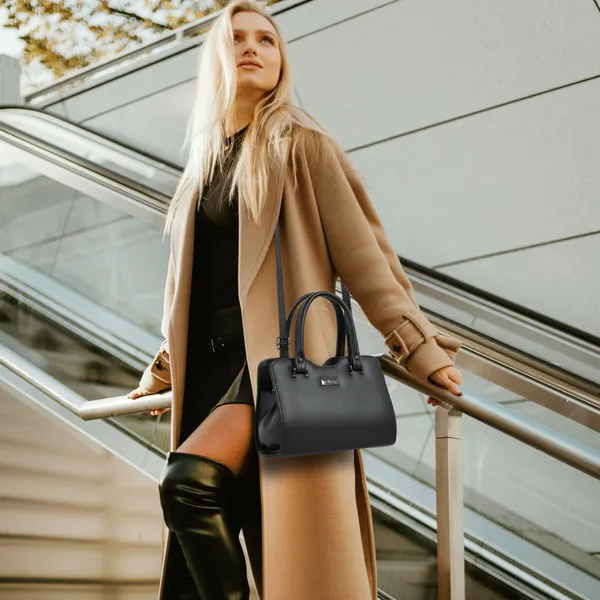 Stylish_Black_Leather_Handbag_For_Women_Elegant_Shoulder_Tote_Purse_With_Dual_Handles,_Trendy_Office_&_Casual_Bag,_Lightweight_Designer_Crossbody_Satchel