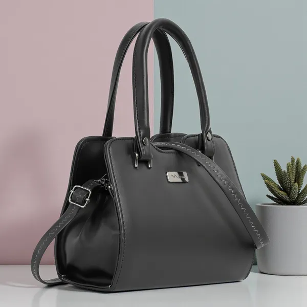 Stylish_Black_Leather_Handbag_For_Women_Elegant_Shoulder_Tote_Purse_With_Dual_Handles,_Trendy_Office_&_Casual_Bag,_Lightweight_Designer_Crossbody_Satchel
