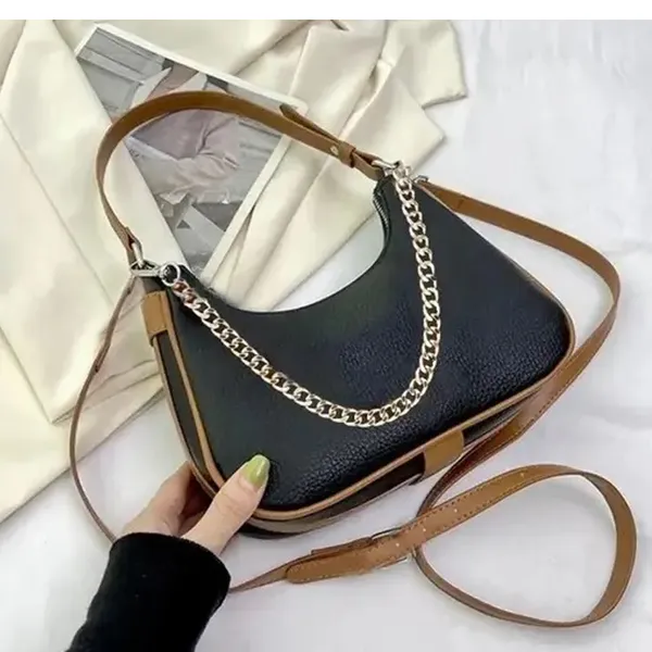 Trendy_Black_Shoulder_Bag_For_Women_With_Golden_Chain_Strap
