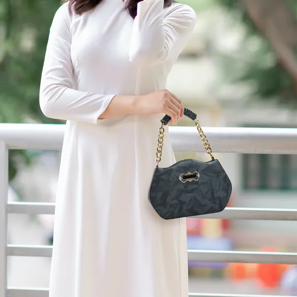 Stylish_Black_Faux_Leather_Shoulder_Bag_For_Women_With_Gold_Chain_Handle_&_Adjustable_Strap