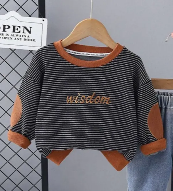 Blakish_Grey_Cotton_Pullover_And_Jeans