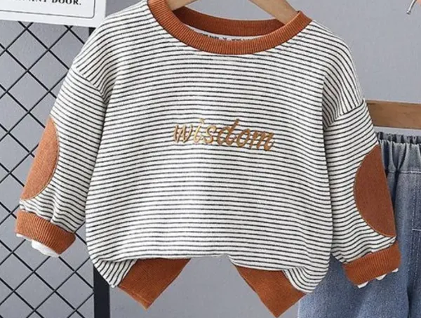 White_Cotton_Blend_Pullover_And_Jeans