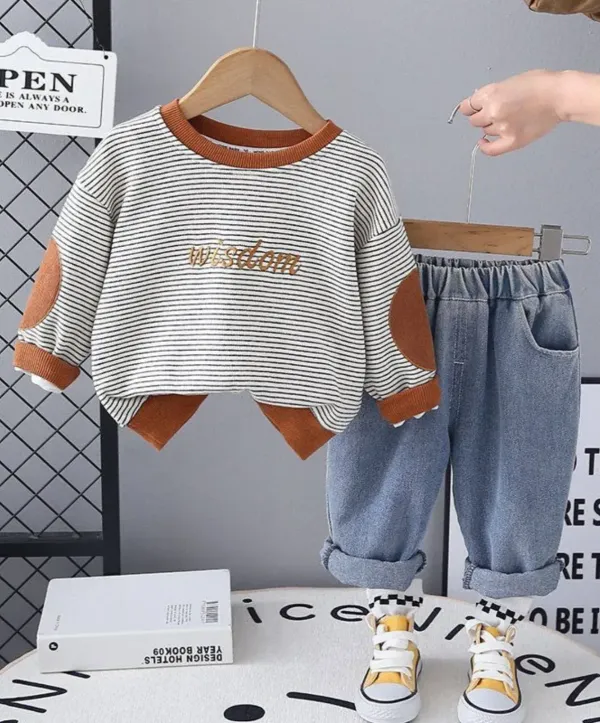 White_Cotton_Blend_Pullover_And_Jeans