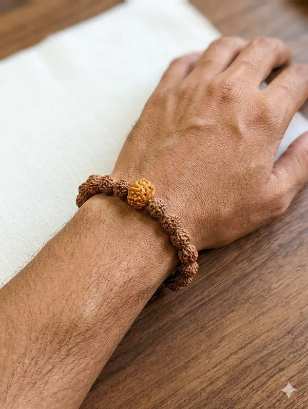 5_Mukhi_Indonesian_Rudraksha_Bracelet_With_7_Mukhi_Centre_Bead
