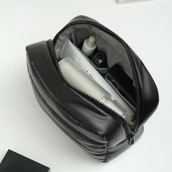 Black_Polyester_Premium_&_Elegant_Model_Bag_For_Unisex