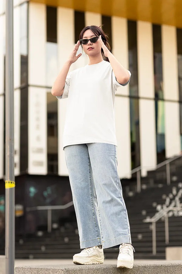 White_Cotton_Blend_Womens_Oversized_Standard_Tee