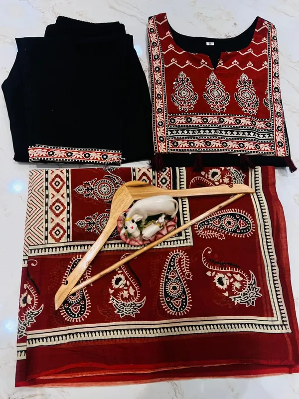 Black_Kurta_We_are_here_to_spread_some_magic_to_your_ethnic_Heavy_Cotton