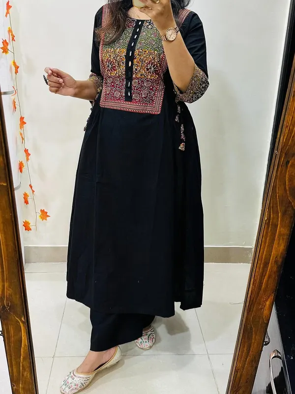 Black_Mirror_work_Floral_Cotton_Kurta_Palazzo_Co-Ord_Set_A-Line_Kurta_With_3/4Th_Sleeves_&_Matching_Pants_Summer_Ethnic Wear For Women