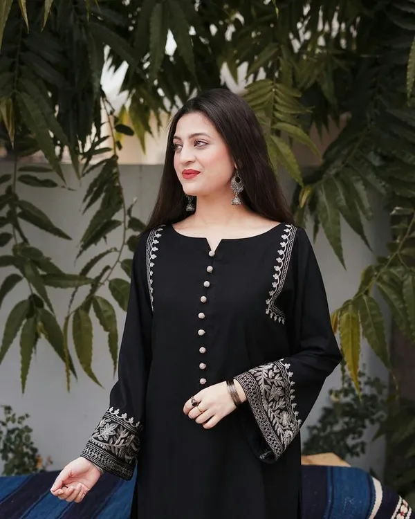 Black_aari_work_kurta_Plazzo_set