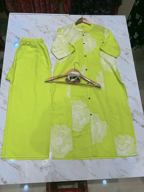 Green_Floral_Cotton_Kurta_Palazzo_Co-Ord_Set_A-Line_Kurta_With_3/4Th_Sleeves_&_Matching_Pants_Summer_Ethnic Wear For Women