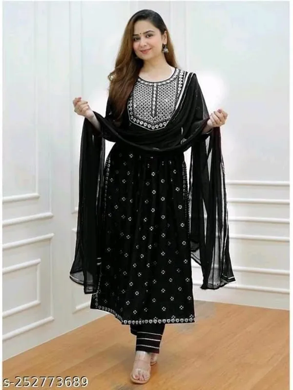 Naira_cut_kurti_with_havy_embroidry_and_lase_work