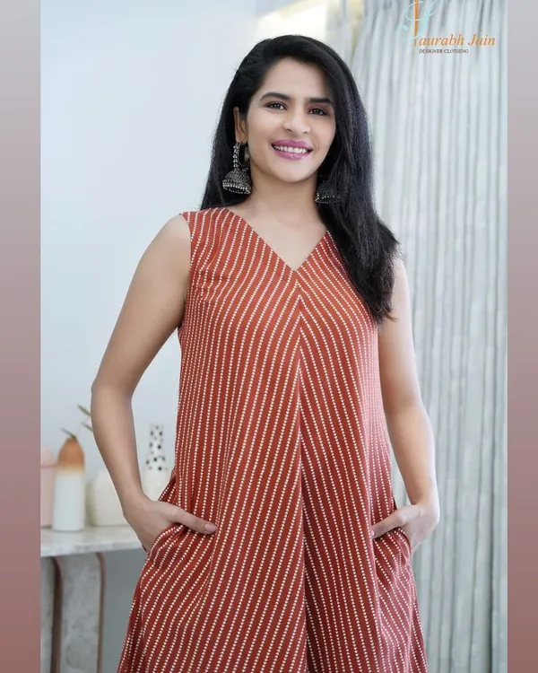 New_Beautiful__printed_meroon_cotton_middi_Gown_dress
