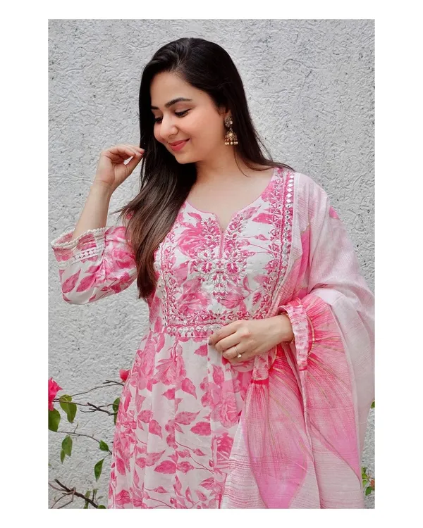 Pink_Juli_Rayon_printed_kurta_pant_&_Dupatta_set
